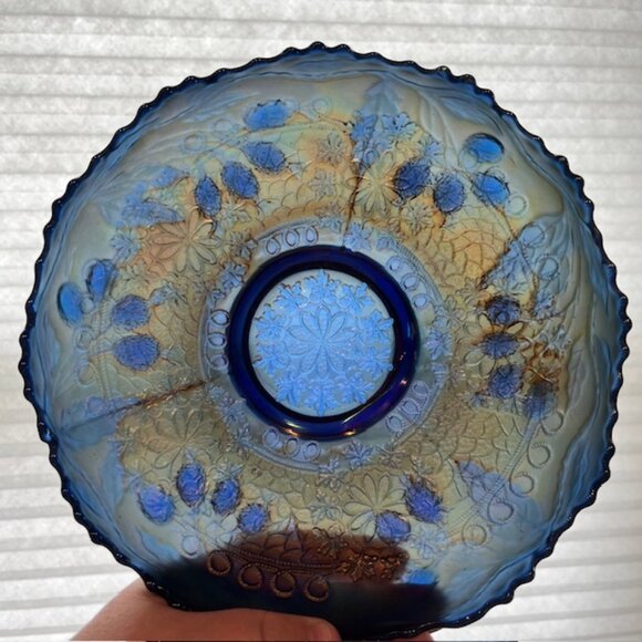 Vintage Fenton Cobalt Blue Leaf Chain Carnival Glass Bowl w/ Bearded Berry Back - Picture 8 of 9